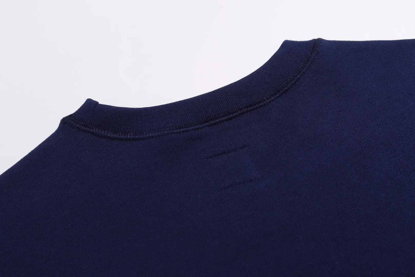 SAINT MICHAEL 25FO CREW SWEAT MX American retro velvet loose round neck sweatshirt Fabric: 420g Style number: SM610 Size: S-M-L-XL Color: black-blue Price: P190